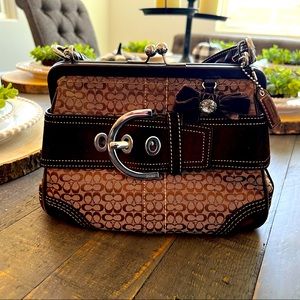 Vintage coach kiss lock purse